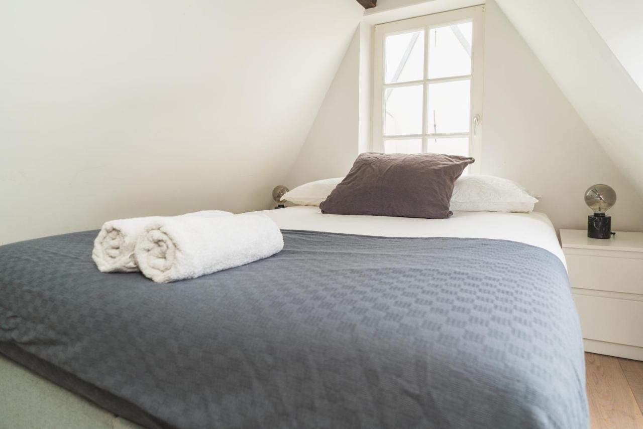 Tiny Attic On The Herengracht, Private Room Amsterdam Exterior photo